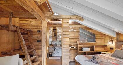 Chalet 'Lo Pailler De Mamma E Pappa' with Mountain View, Private Terrace, Wi-Fi and Steam Bath