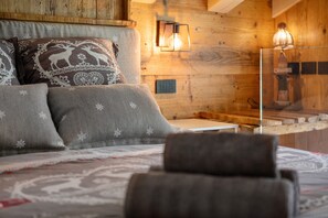 1 chambre, fer et planche à repasser, accès au Wi-Fi (inclus)