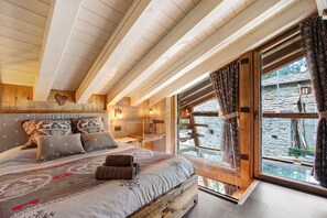 1 slaapkamer, een strijkplank/strijkijzer, gratis wifi, beddengoed