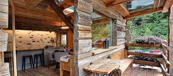 Chalet 'Lo Pailler De Mamma e Pappa' avec vue montagne, terrasse privée, Wi-Fi et hammam