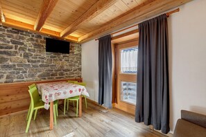 Dining - Apartment 'Ciariè' with Mountain View (Auronzo di Cadore)