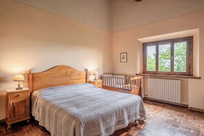 1 多间卧室、免费 WiFi、床单