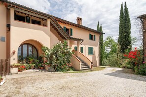 Exterior - Apartment 'Il Granaio' with Shared Pool, Wi-Fi and Air Conditioning (Fucecchio)