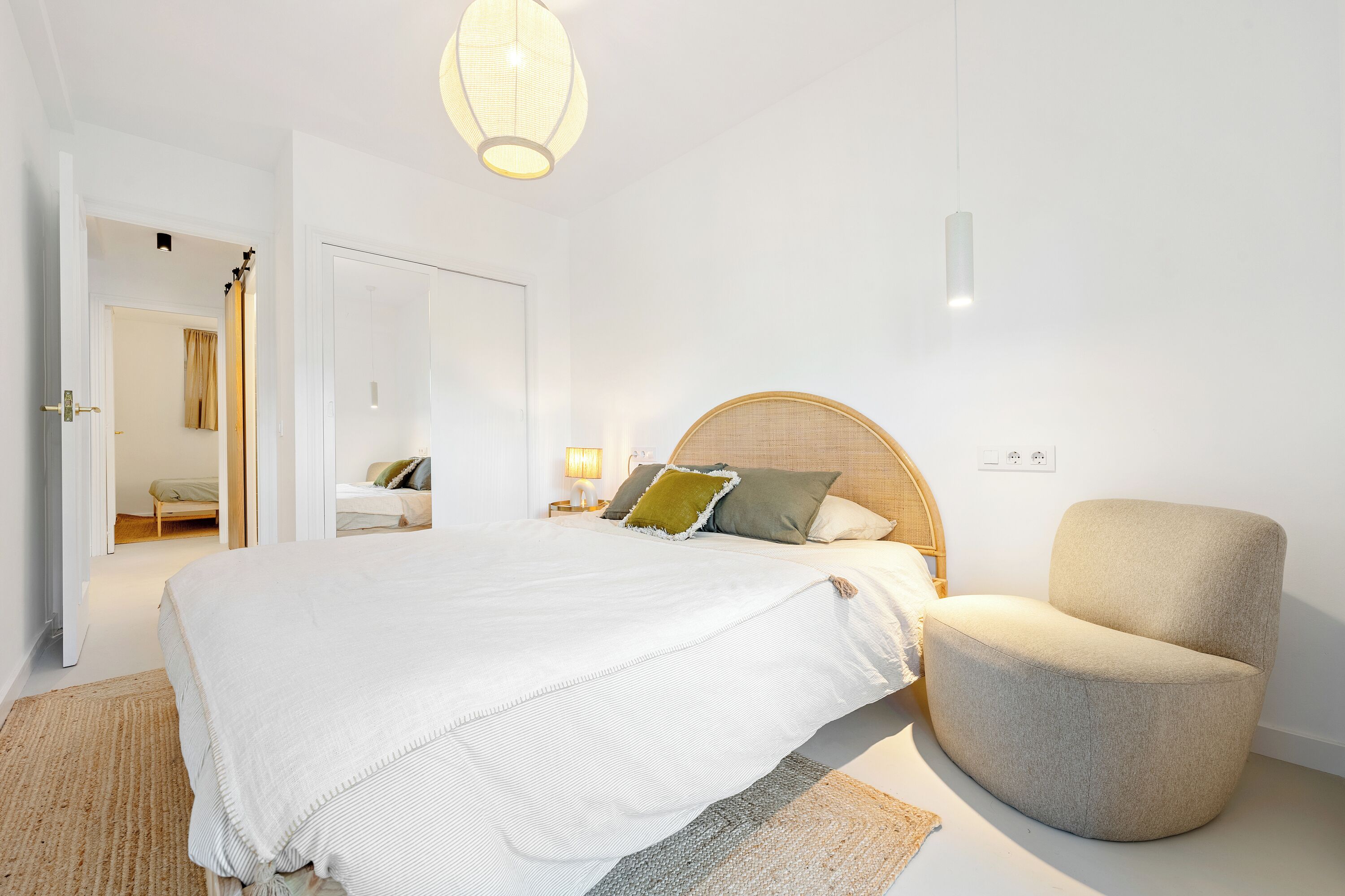 2 slaapkamers, een strijkplank/strijkijzer, gratis wifi, beddengoed