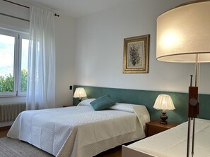 2 bedrooms, bed sheets