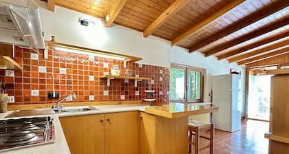 Villa 'The Queen Of Garda' con vistas al lago, jardín privado y balcón