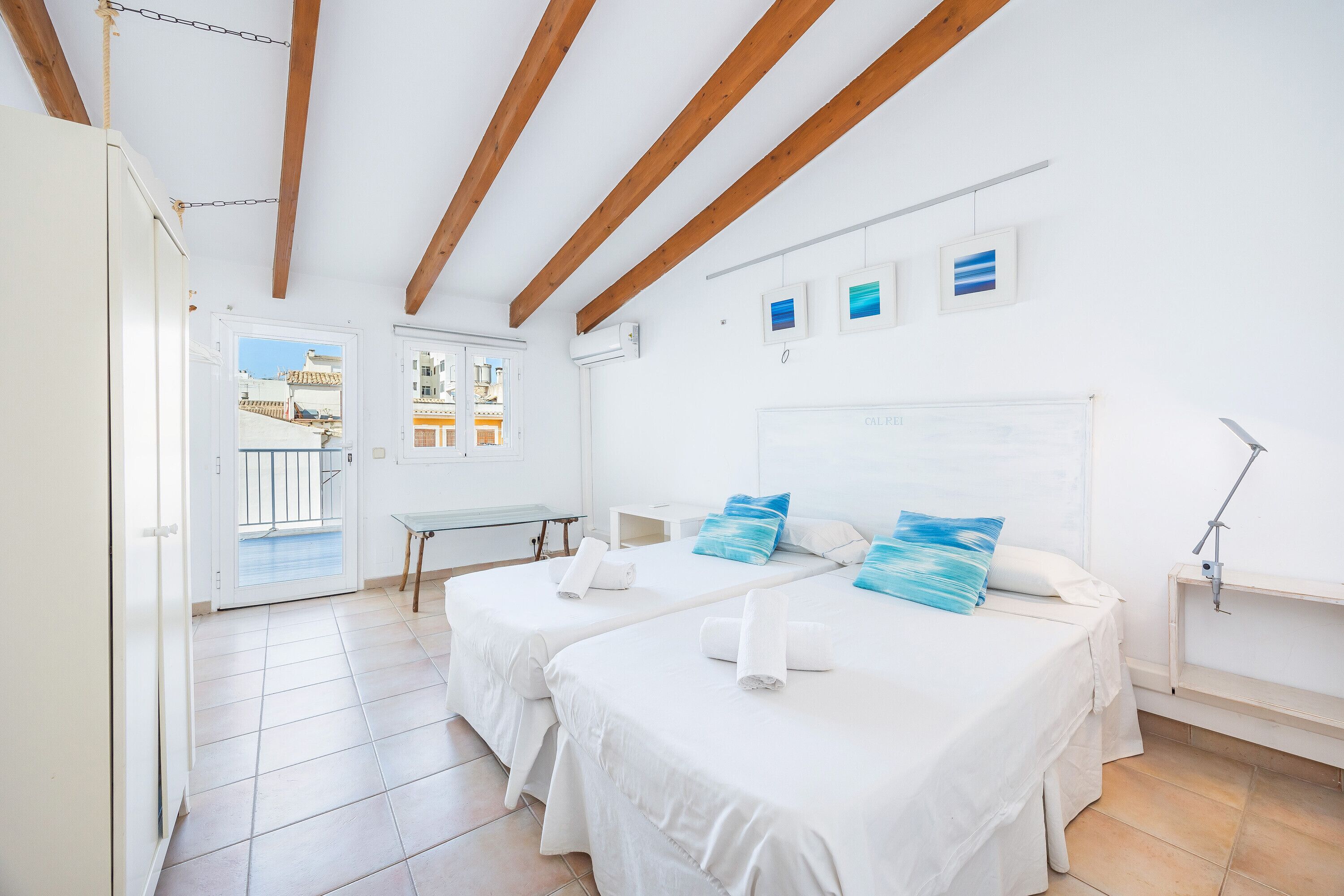 3 dormitorios, tabla de planchar con plancha, wifi gratis y ropa de cama