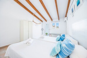 3 عدّة غرف نوم ومكواة/لوح كي وواي فاي مجانًا وملاءات أسرّة