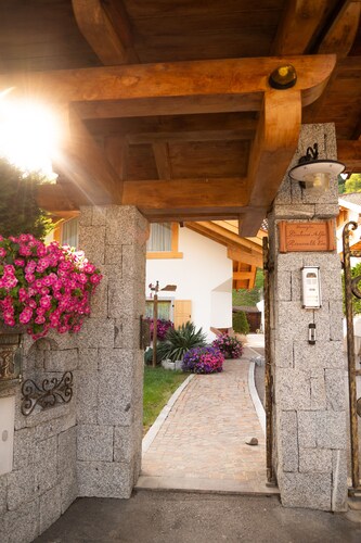 Studio 'Alfio's Alpen Suite' mit Gemeinschaftsgarten und Wi-Fi