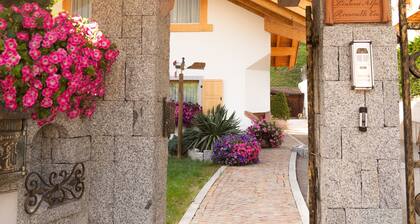 Studio 'Alfio's Alpen Suite' with Shared Garden and Wi-Fi
