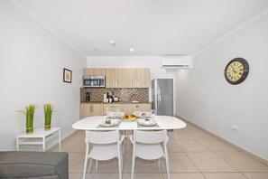 Fridge, microwave, oven, dishwasher - Lovely 1BR1BA Condo ~ Walk to Beach ~ Pool ~ BBQ (Oranjestad)