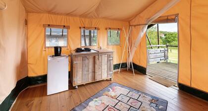 Glamping 'Safarilodge Tent 1 – 5 People' with Private Terrace, Shared Garden & Wi-Fi