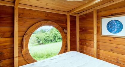 Null 'Cabane Aux Étoiles' with Shared Terrace and Private Garden