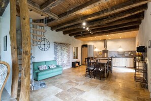Ping pong - Escape to Domaine de la Salamandre: Nature, Serenity & Sustainable Living (Auriac-du-Périgord)