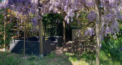 Chambre Bleuet avec terrasse et jardin partagés