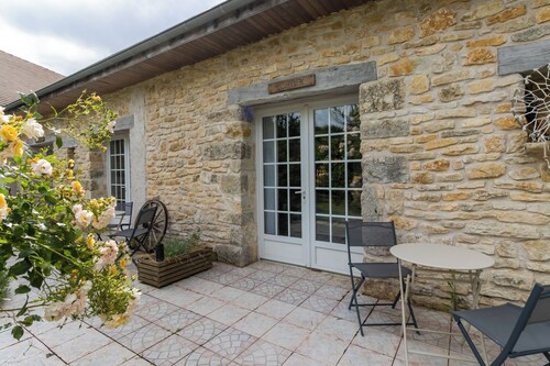 Bed and Breakfast 'Chambre Chardon' with Shared Terrace and Shared Garden