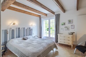 1 bedroom - Chardon Room – Elegance at the Heart of Le Domaine de la Salamandre (Auriac-du-Périgord)