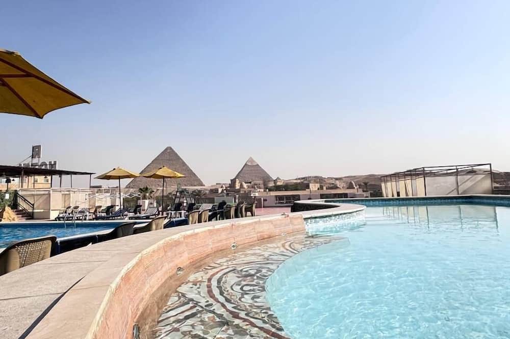 Elite Pyramids View Inn