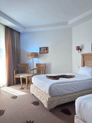 Premium bedding, minibar, in-room safe, free WiFi -  Elite Pyramids View Inn (Giza)