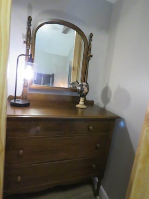 Interior - Cabin 2 - Let's Getaway - A Cozy Escape for Couples and Small Families (Nebraska City)