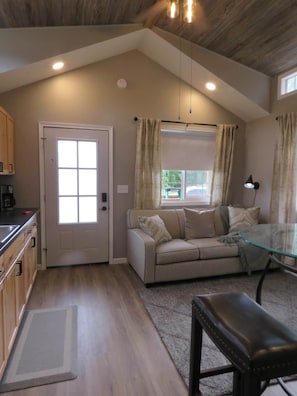 Living area - Cabin 2 - Let's Getaway - A Cozy Escape for Couples and Small Families (Nebraska City)