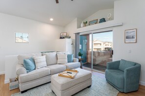 Smart TV, fireplace -  The Lakeshore Village Haven (Lake Havasu City)