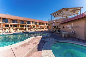 Outdoor pool, a heated pool -  The Lakeshore Village Haven (Lake Havasu City)