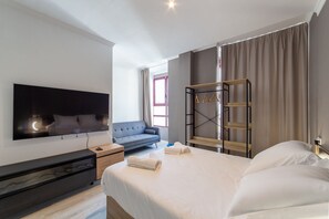 1 slaapkamer, een strijkplank/strijkijzer, wifi, beddengoed