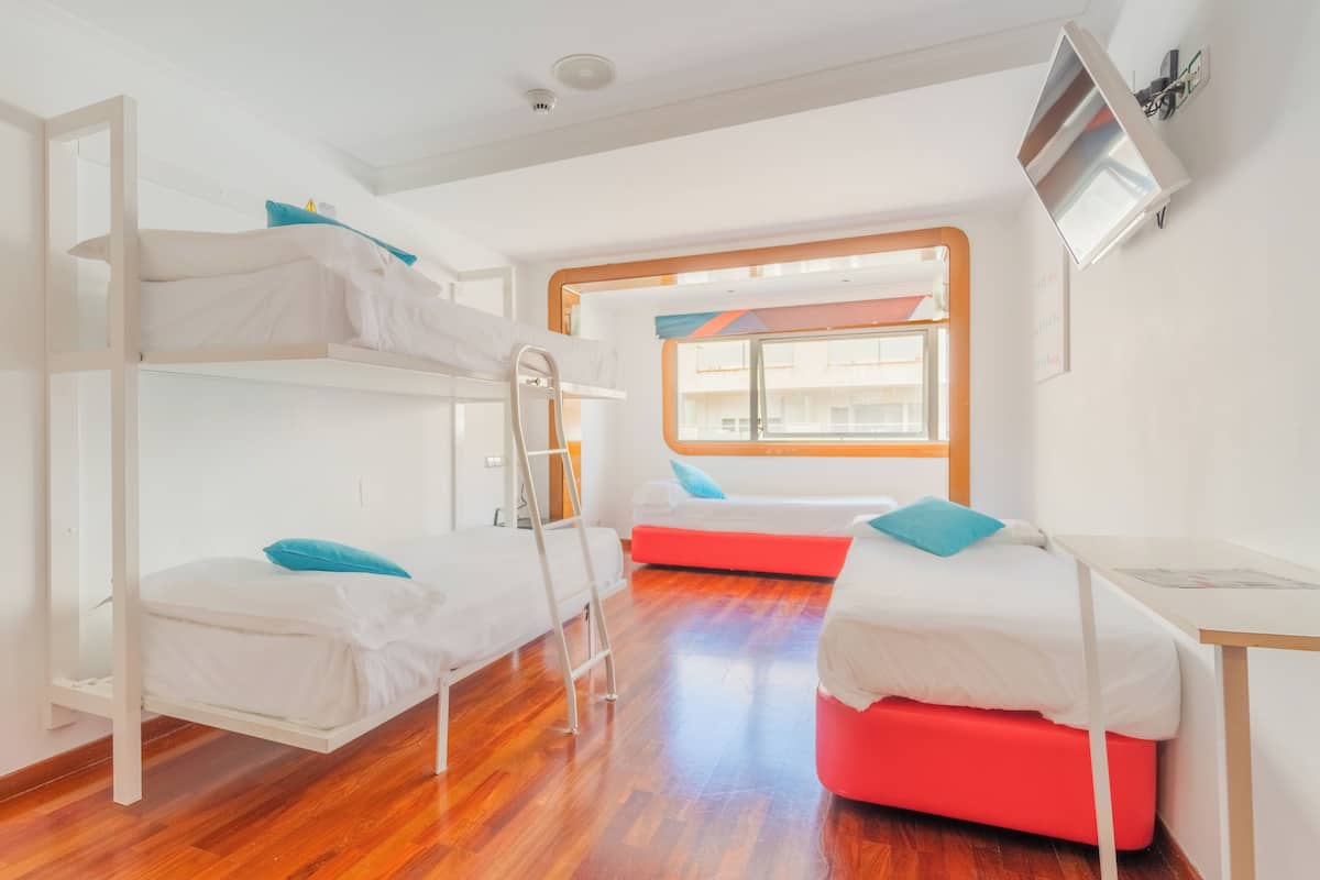Habitación cuádruple económica | Wifi gratis