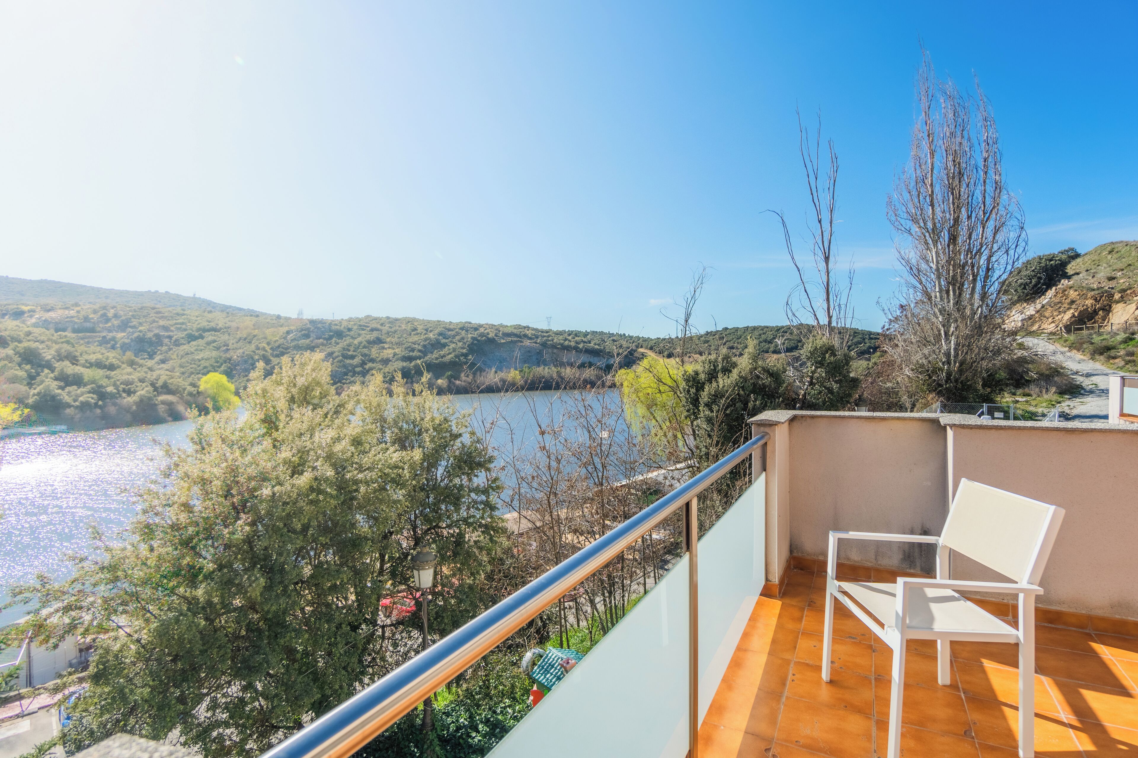 Standard Twin Room, Partial Lake View | Terrace/patio