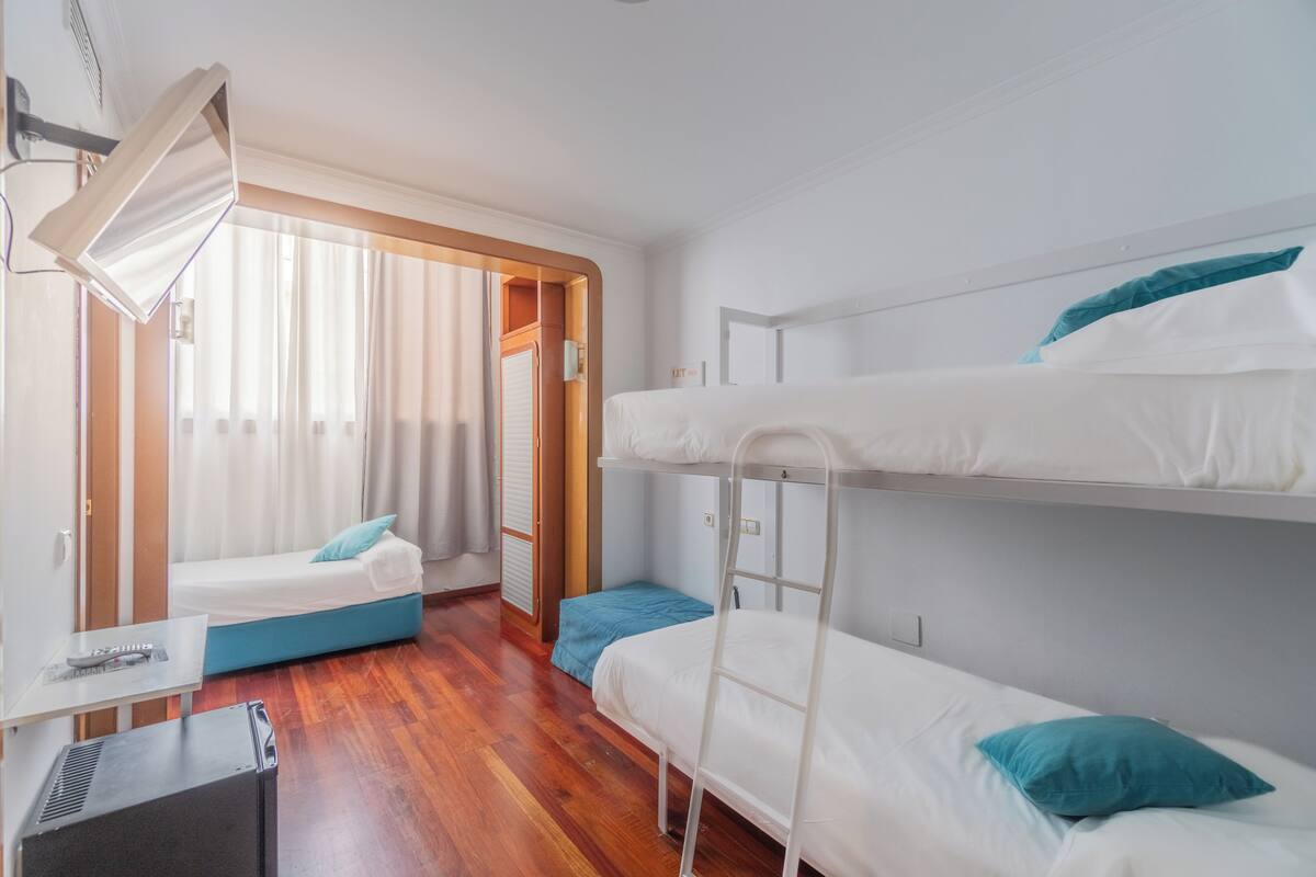 Habitación triple económica | Wifi gratis