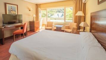Standard Double Room, Partial Lake View | Free WiFi