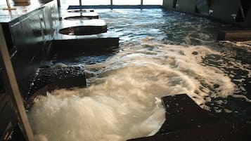 Sauna, bain Ă remous, hammam, soins du visage, 3 salles de soins