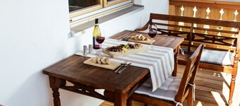 Chalet 'Falkenstein' with Mountain View, Private Terrace and Wi-Fi