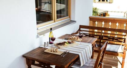 Chalet 'Falkenstein' mit Bergblick, privater Terrasse und Wi-Fi