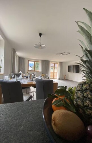 Chalet 'Falkenstein' mit Bergblick, privater Terrasse und Wi-Fi