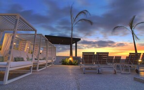 Terrace/patio - Avida Penthouse Studio 5 min walk to beach.. terrace, views,  pool & more! (Puerto Vallarta)