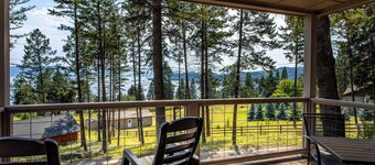 Logan Pass at Elk Ridge Village cabin 401B with views of Flathead Lake & ⛰️ views