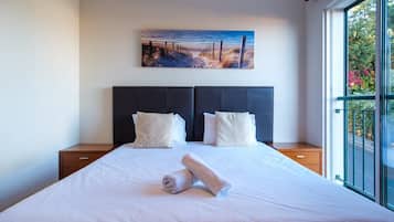2 bedrooms, iron/ironing board, Internet, bed sheets