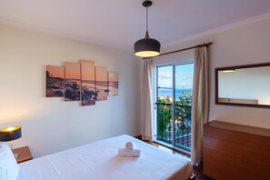 2 bedrooms, iron/ironing board, internet, bed sheets - GuestReady - Grandiose Getaway in Caniço (Caniço)