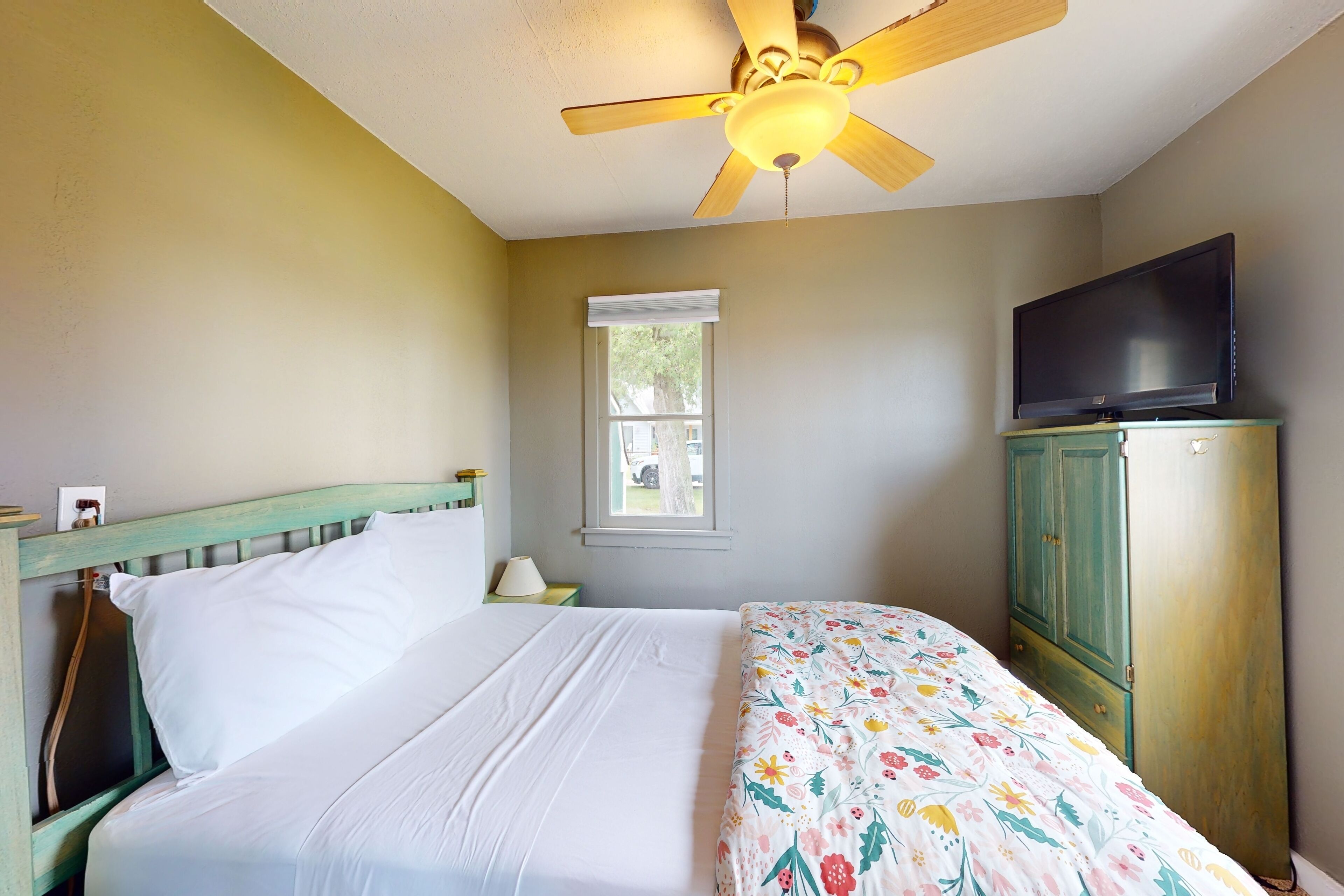 2 bedrooms, Internet, bed sheets