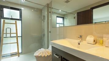 Apartment, Poolblick | Badezimmer