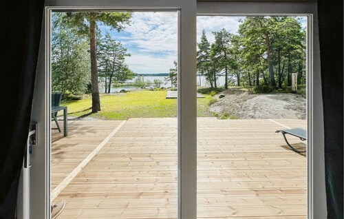 Cozy home in Säffle with lake view