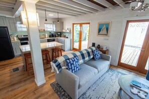 TV - Nate's Place in Key West (Key West)