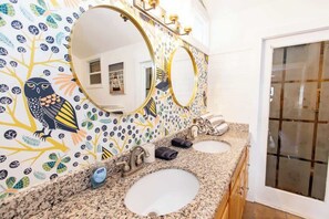 Towels - Nate's Place in Key West (Key West)