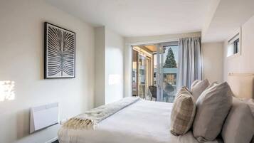 3 chambres, fer et planche à repasser, Wi-Fi, draps fournis