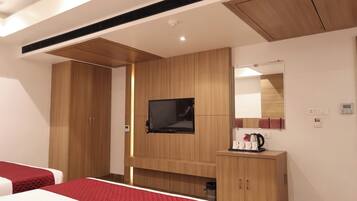 Shower, free toiletries, soap, shampoo