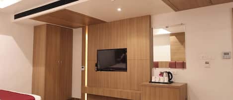 Shower, free toiletries, soap, shampoo