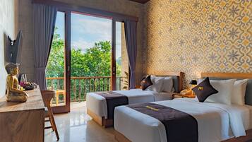 Deluxe Twin Room, Balcony | In-room safe, soundproofing, iron/ironing board, free WiFi