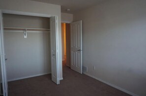 Interior - Wonderful 3-bedroom townhome in Anchorage with mountain views (Anchorage)